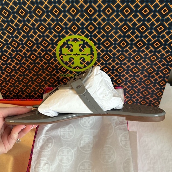 Tory Burch Miller Patent Leather Sandal Malta Gray Size 8 - Picture 6 of 11